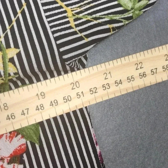 Twine & String Striped Floral Blouse Women’s Medium - Picture 10 of 11